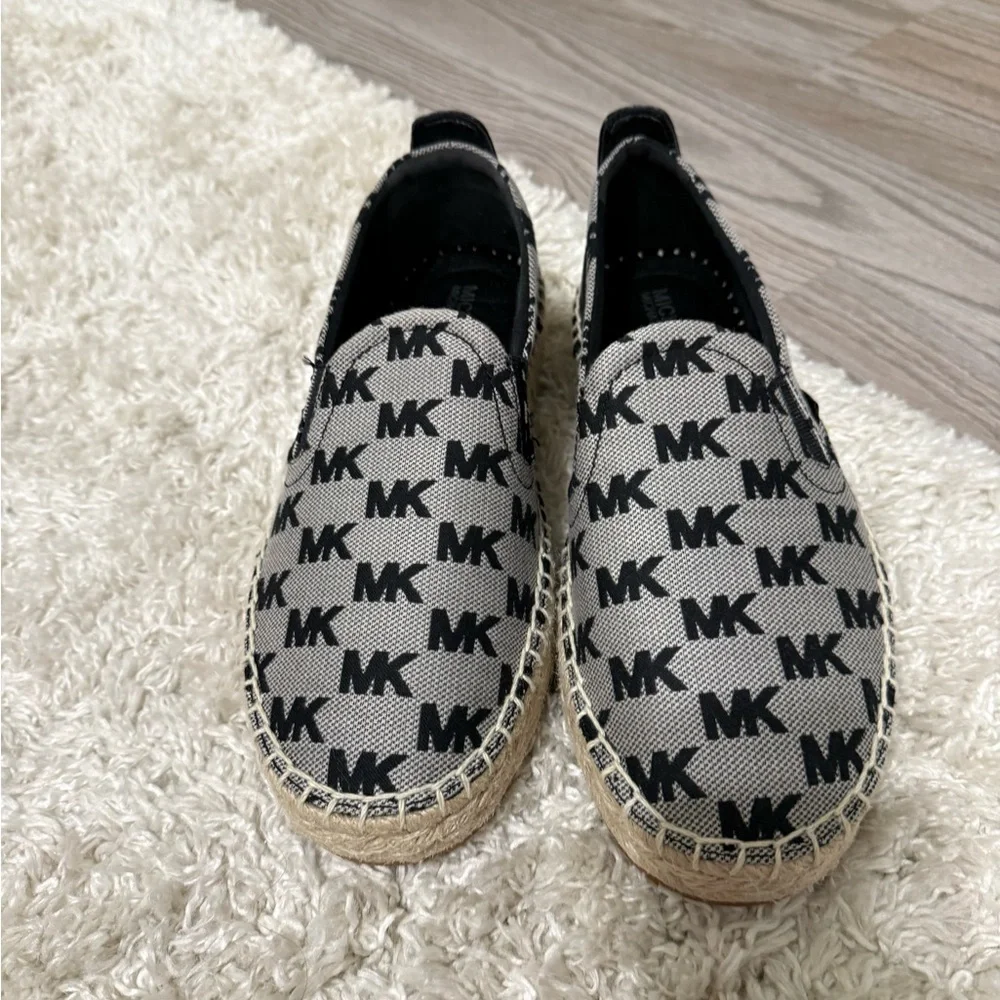 Michael Kors nwot chic